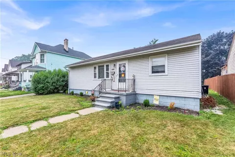 Exterior - 1950 E 30th St, Lorain, OH 44055 photo 2 of 4