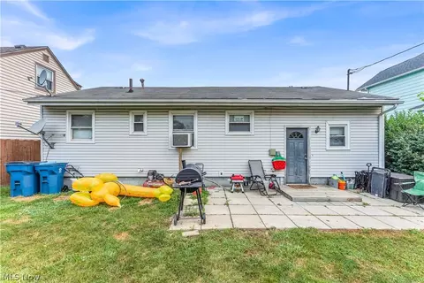 Exterior - 1950 E 30th St, Lorain, OH 44055 photo 4 of 4