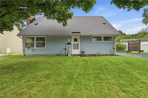 2250 Wichert Dr, Cuyahoga Falls, OH 44221
