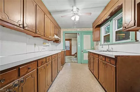 18091 Derr Ave, Beloit, OH 44609 photo 6