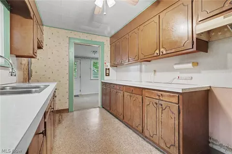 18091 Derr Ave, Beloit, OH 44609 photo 5
