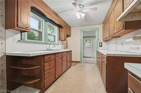 18091 Derr Ave, Beloit, OH 44609 photo 4