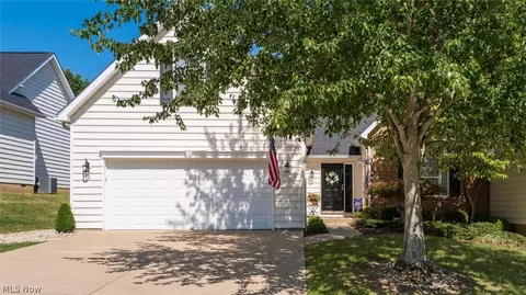 2958 Eagle Crest Dr, Zanesville, OH 43701