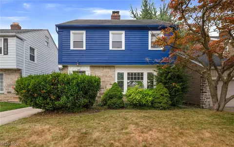 3870 Silsby Rd, University Heights, OH 44118