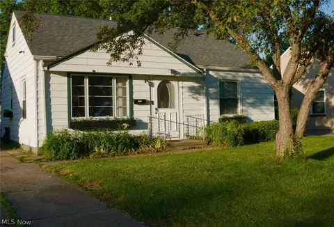 15731 Mina Ave, Cleveland, OH 44135