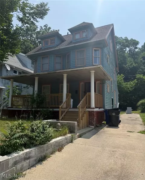 16812 Endora Rd, Cleveland, OH 44112