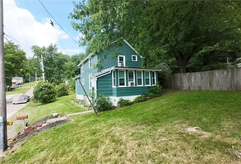 733 Critchfield St, Millersburg, OH 44654