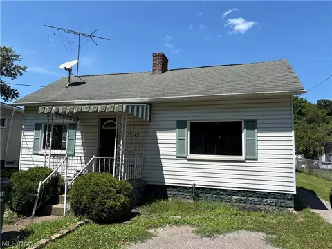49729 Water St, Saint Clairsville, OH 43950