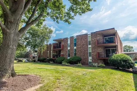 2540 N Road Rd NE #C12, Warren, OH 44483