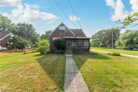 4290 Dover Center Rd, North Olmsted, OH 44070