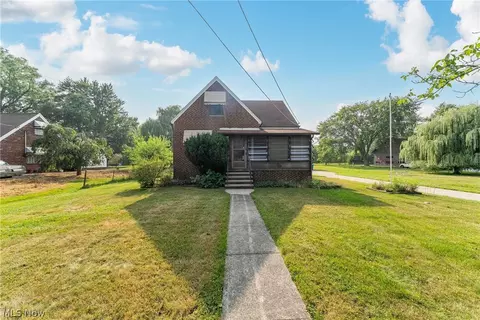 4290 Dover Center Rd, North Olmsted, OH 44070