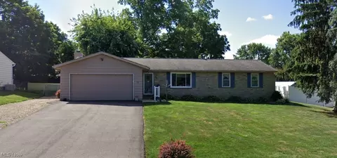 8508 Kellydale St NW, Massillon, OH 44646