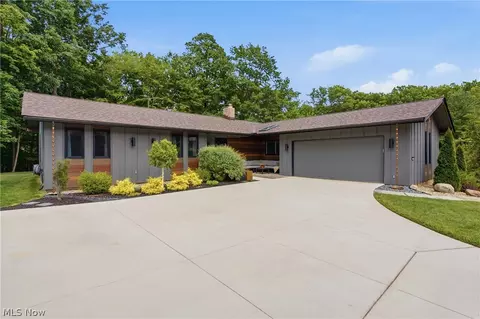 19752 Deer Run Ln, Strongsville, OH 44149