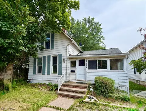 37454 Euclid Ave, Willoughby, OH 44094