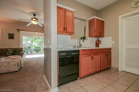 Kitchen - 9683 Sylvan Ln, Mentor, OH 44060 photo 4 of 4