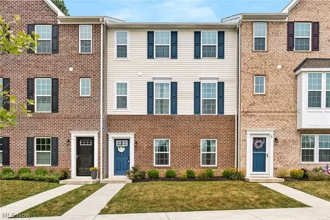 1670 N Eckert Ln, Akron, OH 44313