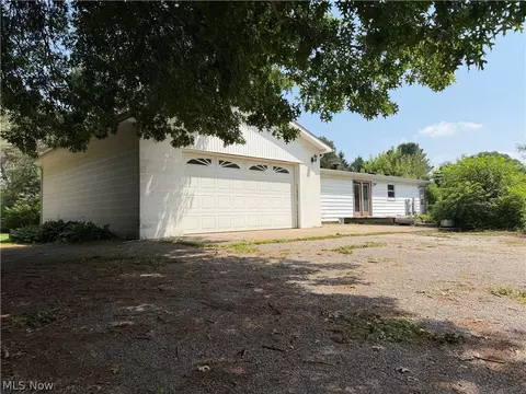 6300 Summers Rd, Hartsgrove, OH 44099 photo 2