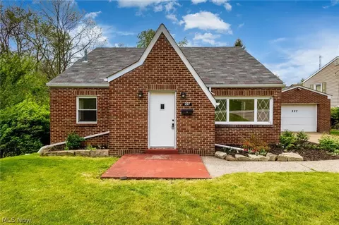 227 Norris St, Steubenville, OH 43952