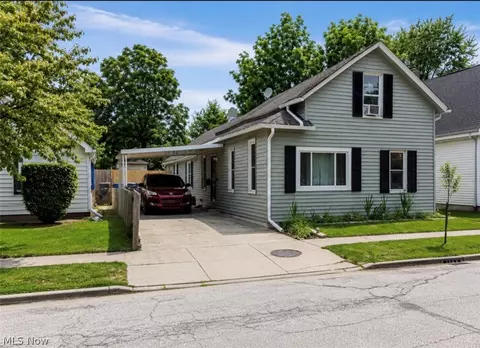 4318 E 72nd St, Cleveland, OH 44105