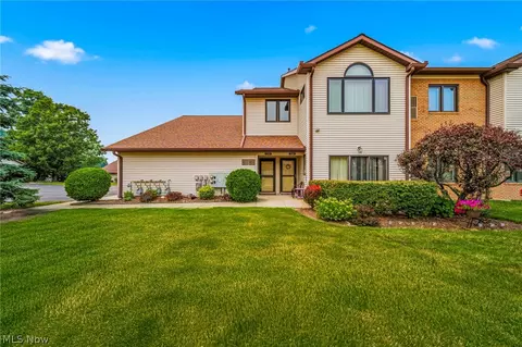 7194 Village Dr, Mentor, OH 44060