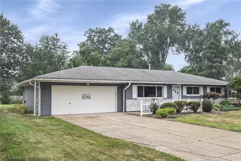 13366 Richards Dr, Strongsville, OH 44149