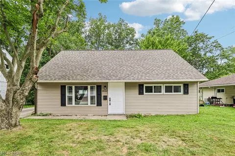 1562 Denison Ave NW, Warren, OH 44485