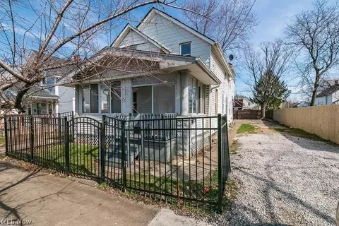 3439 W 65th St, Cleveland, OH 44102