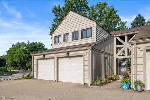 6 Landings Way, Avon Lake, OH 44012