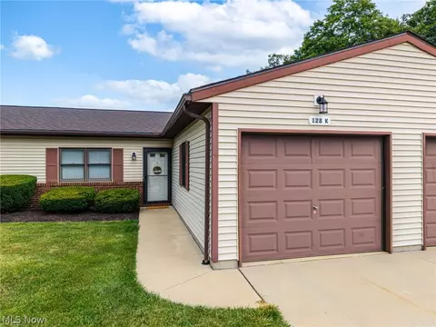 128 Royal Crest Dr #K, Seville, OH 44273
