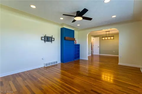 211 Fairview Ave, Baltimore, OH 43105 photo 8