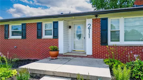 211 Fairview Ave, Baltimore, OH 43105 photo 4
