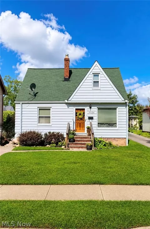 3734 Highland Rd, Cleveland, OH 44111