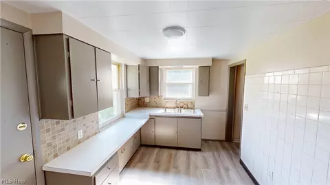 Kitchen - 34 W Lewis St, Struthers, OH 44471 photo 1 of 1