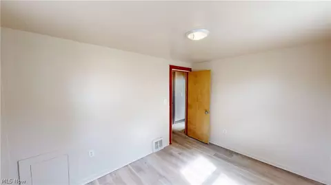 Bedroom - 34 W Lewis St, Struthers, OH 44471 photo 2 of 6