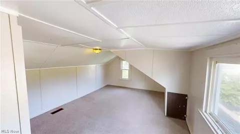 Bedroom - 34 W Lewis St, Struthers, OH 44471 photo 5 of 6