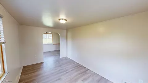 Living - 34 W Lewis St, Struthers, OH 44471 photo 2 of 2