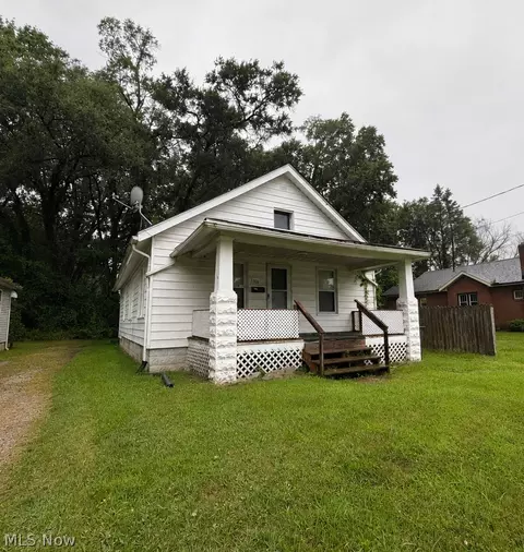 1104 Yukon Ave, Akron, OH 44320