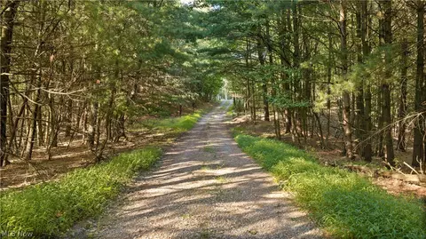 8371 French Hill Rd NW, Bolivar, OH 44612