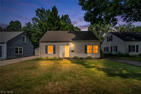 377 Morrison Ave, Cuyahoga Falls, OH 44221