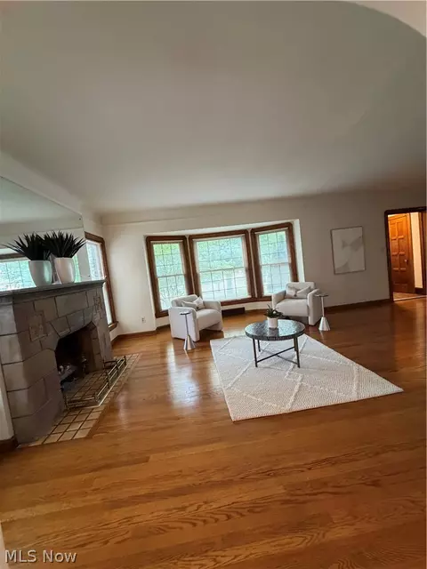 Living - 260 E 214th St, Euclid, OH 44123 photo 2 of 5