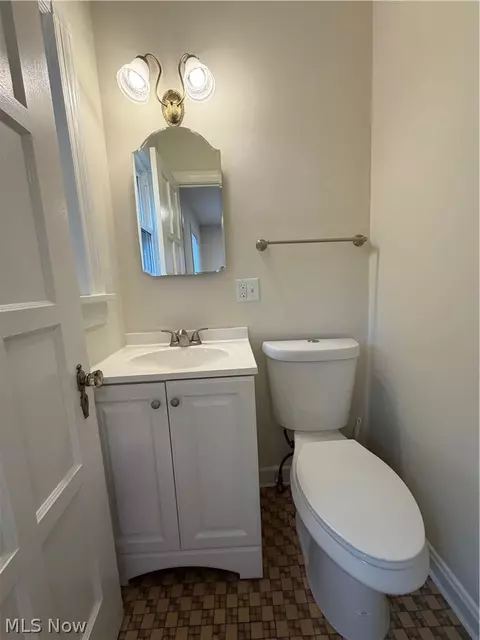 Bath - 260 E 214th St, Euclid, OH 44123 photo 1 of 6