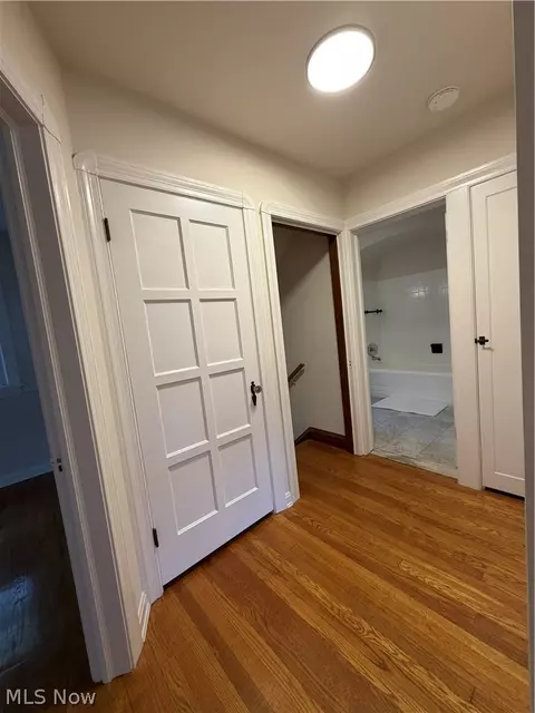 Entry Way - 260 E 214th St, Euclid, OH 44123 photo 5 of 6
