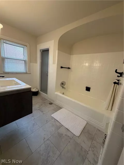 Bath - 260 E 214th St, Euclid, OH 44123 photo 5 of 6