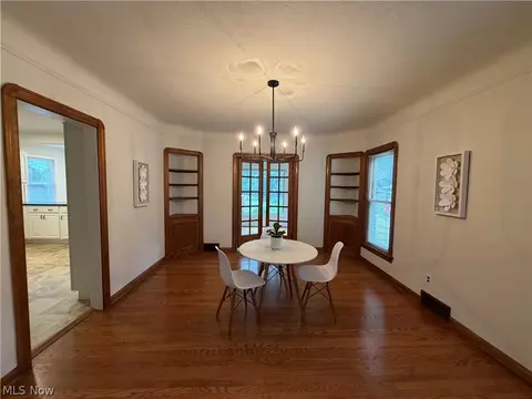 Dining - 260 E 214th St, Euclid, OH 44123 photo 2 of 2