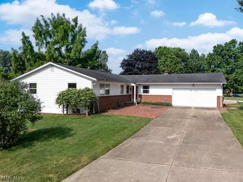 1012 Ashwood Dr, Wooster, OH 44691