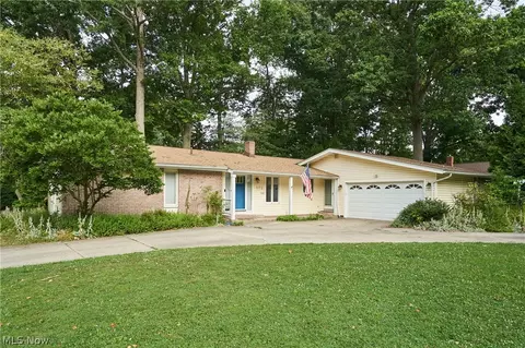 1172 Berwick Ln, South Euclid, OH 44121