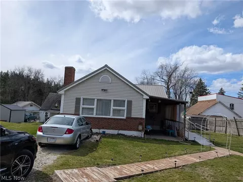16599 Glenn St, East Liverpool, OH 43920