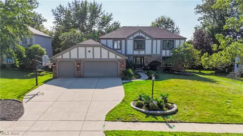 18510 Heritage Trl, Strongsville, OH 44136
