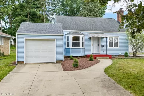 1722 39th St NW, Canton, OH 44709