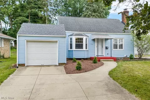 1722 39th St NW, Canton, OH 44709